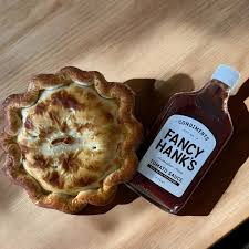 FANCY HANKS: Tomato Sauce with Pepperberry - 375ml
